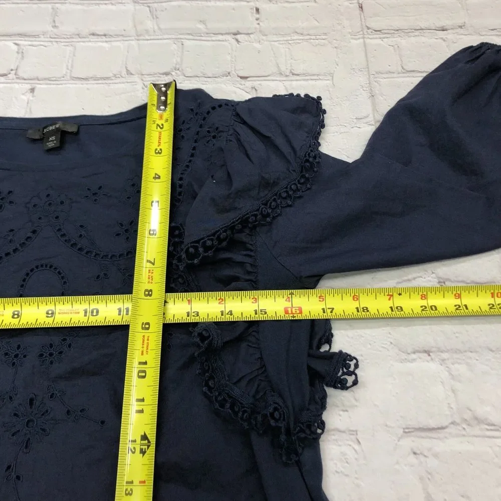 J. CREW Embroidered Ruffle Sleeve Top Blouse Navy Blue Size Extra Small M115 -22 - Picture 4 of 13